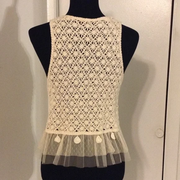 KNIT AND PEARL VEST ✨✨✨ - Picture 2 of 4